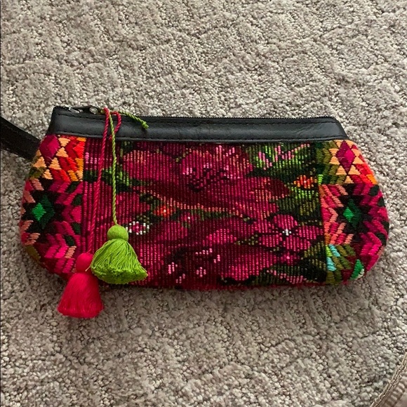 Nena & Co. Handbags - NWT Nena & Co real leather and textile purse